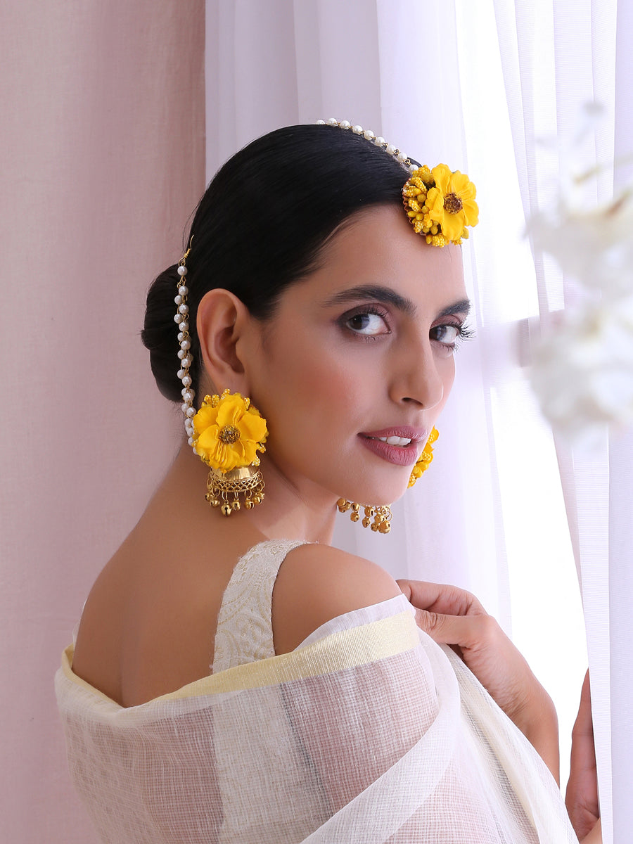 Akansha Floral Earrings & Tikka