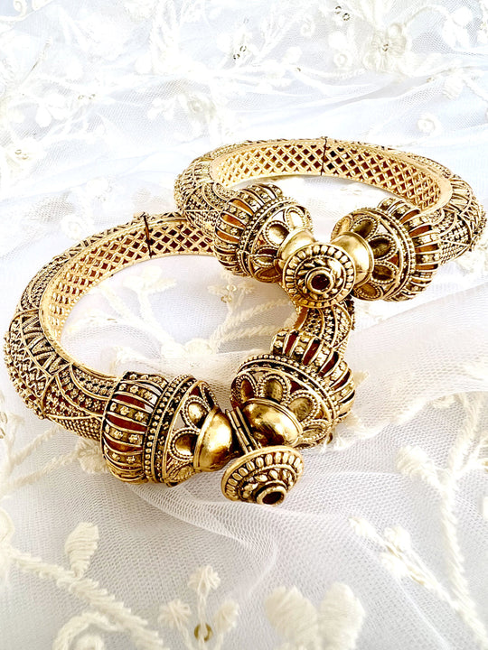 Maitri Bangle Set