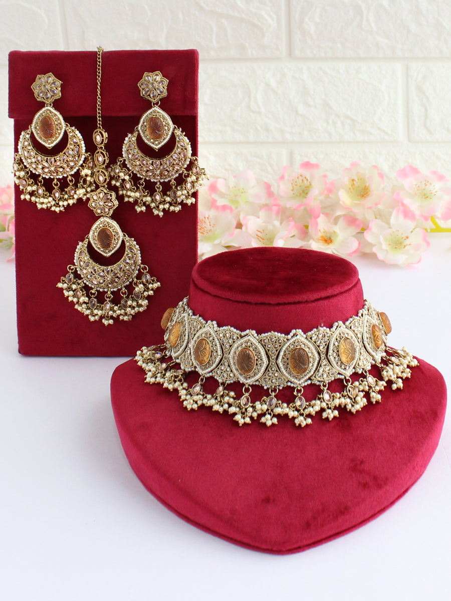 Ezzah Necklace Set-Golden