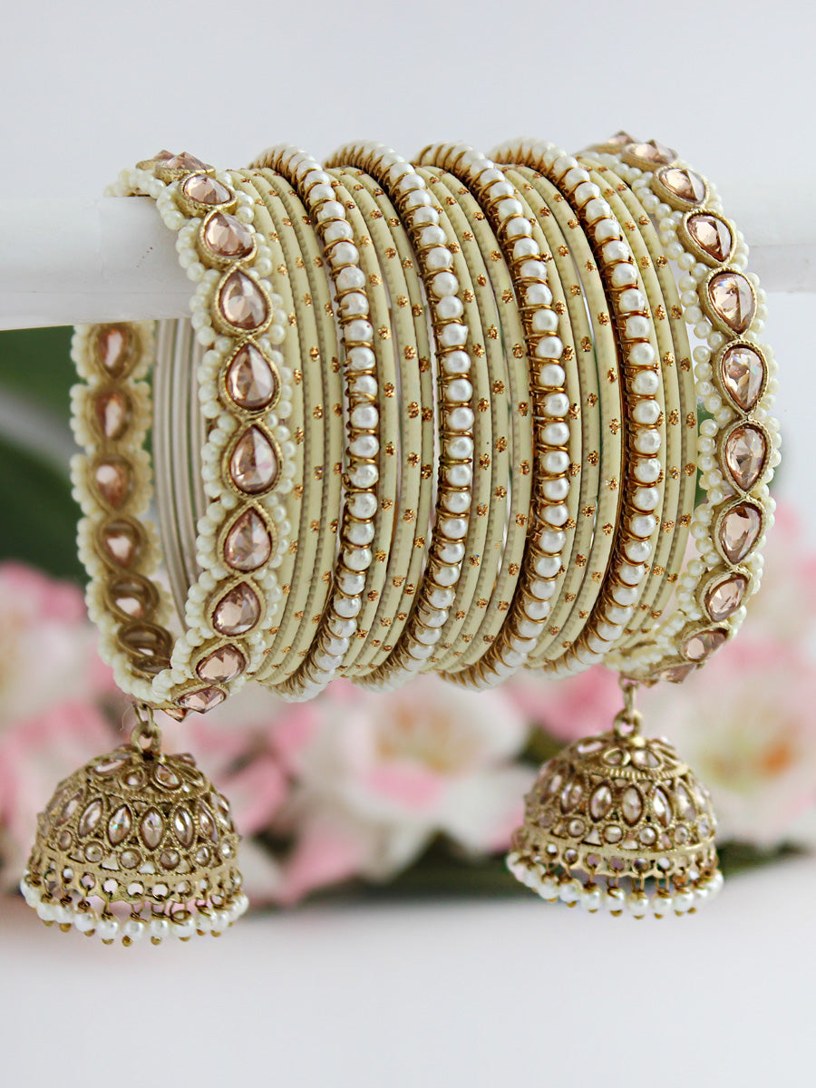 Vaani Bangle Set