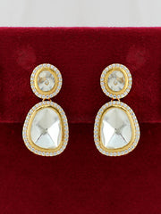 Malvika Earrings golden