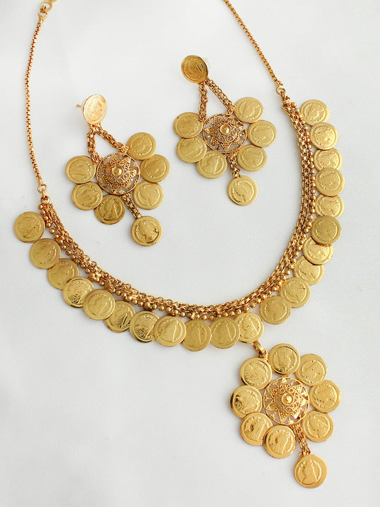 Paavni Necklace Set - Golden