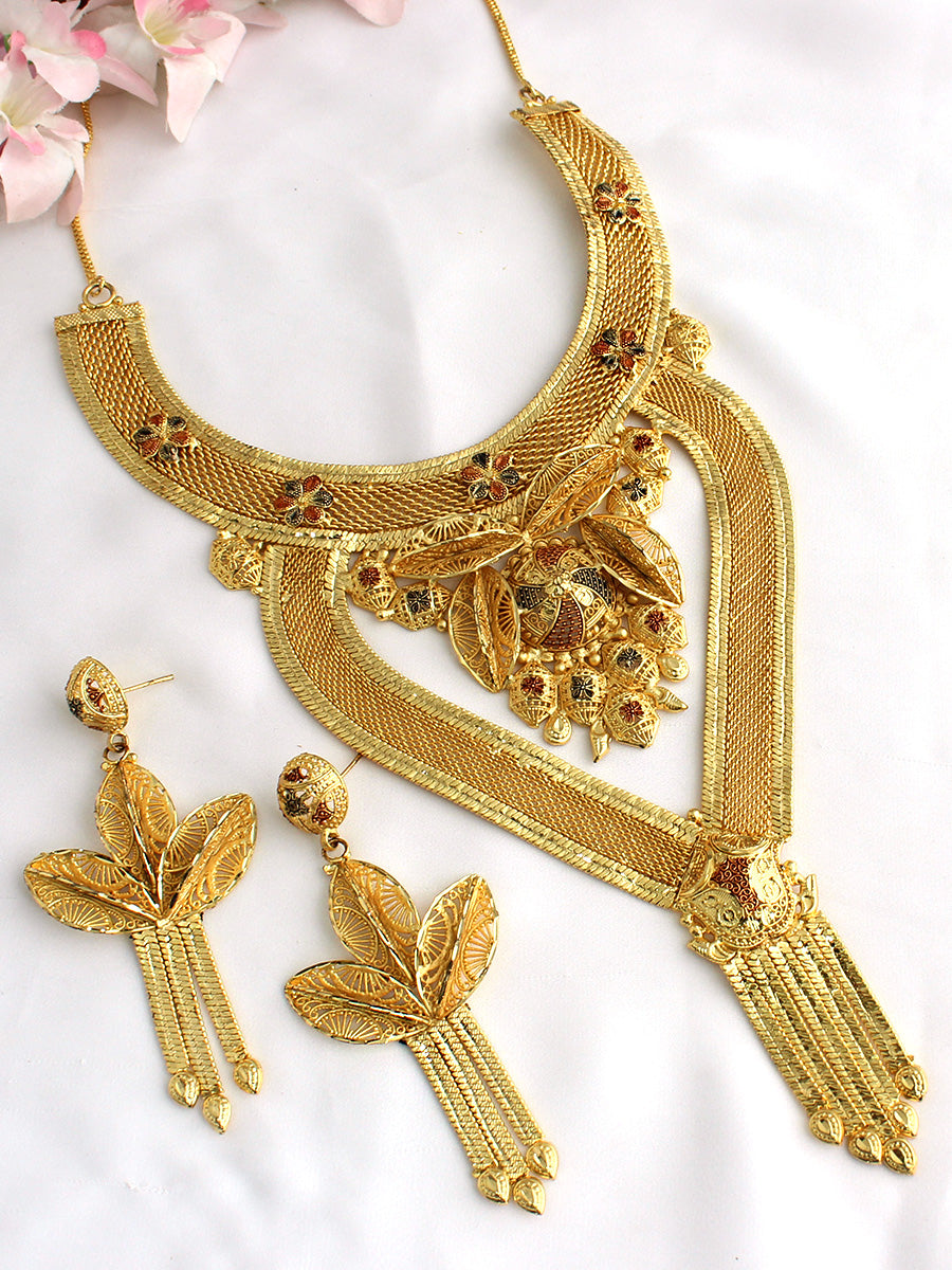 Varuni Necklace Set-Gold