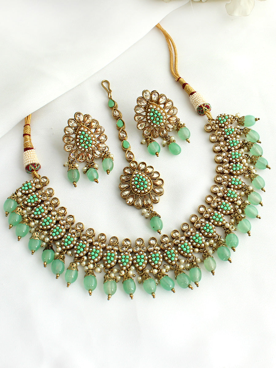 Juhi Necklace Set