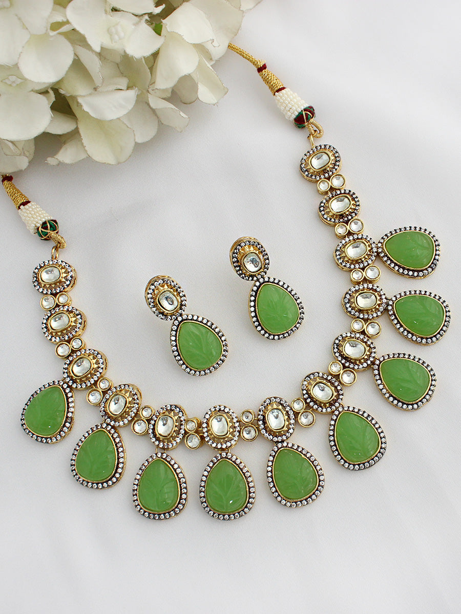 Pia Bib Necklace Set