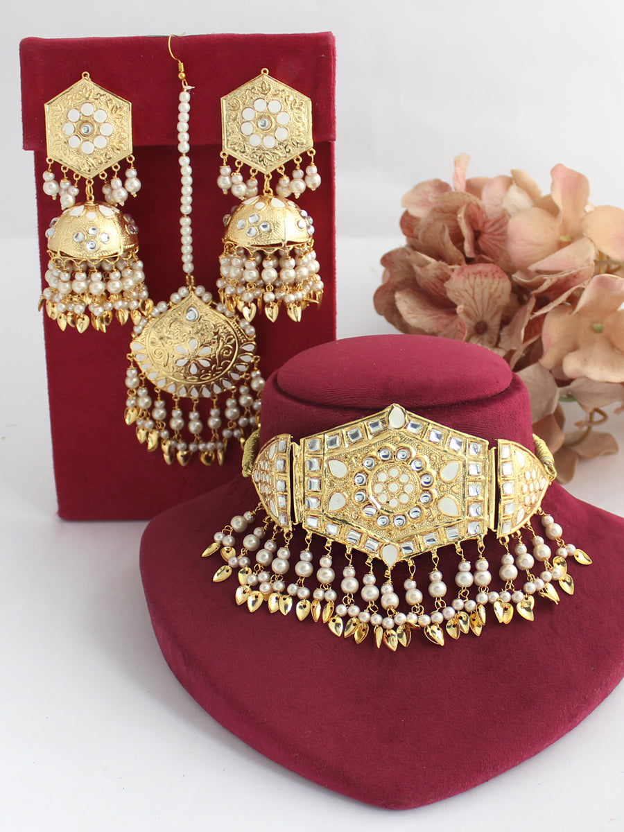 Hooria Necklace Set-Off White