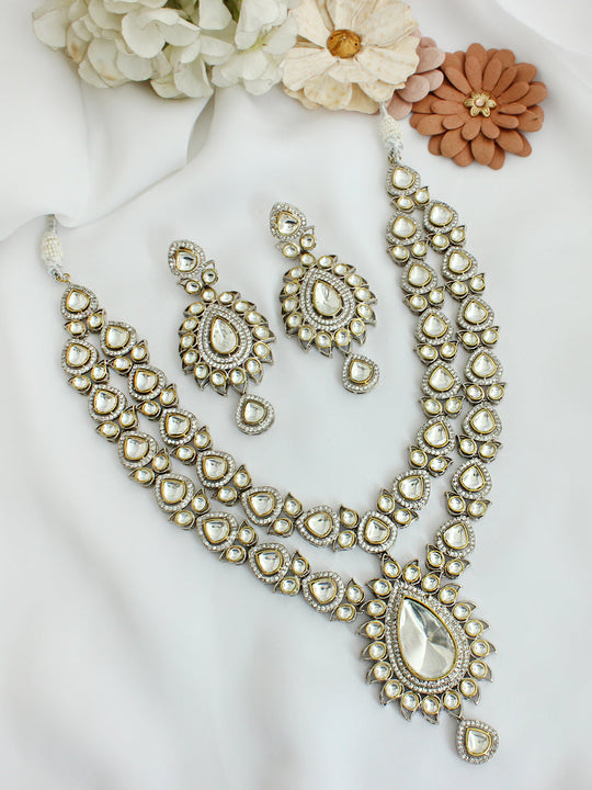 Delhi Necklace Set-Metallic