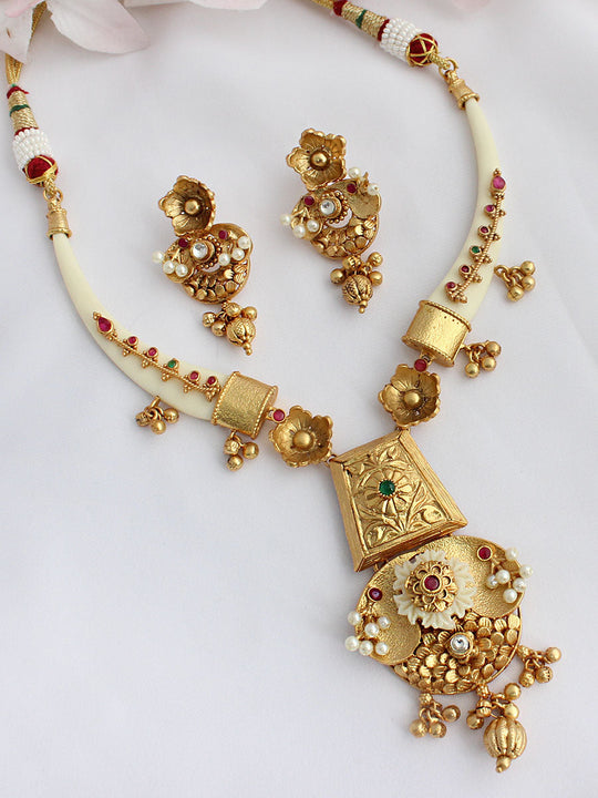 Paridhi Necklace Set-Golden