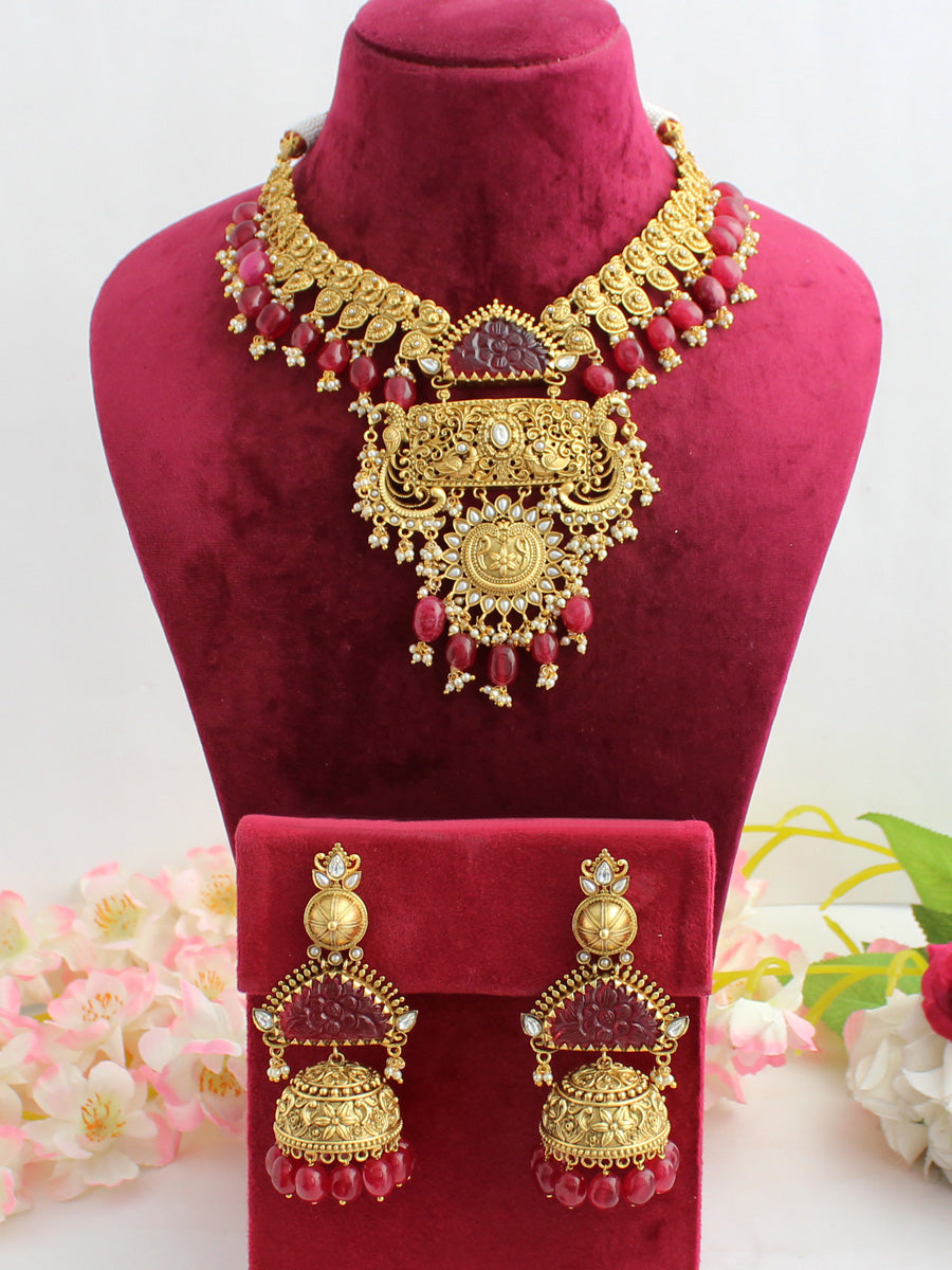 Takshavi Necklace Set-Maroon