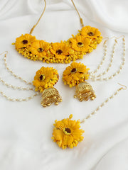 Akansha Floral Necklace Set