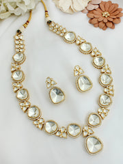 Parineeti Necklace Set - Gold 