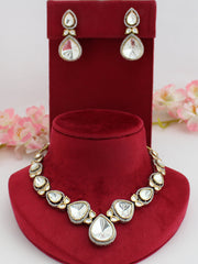 Parineeti Bib Necklace Set-Metallic