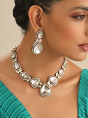 Parineeti Bib Necklace Set