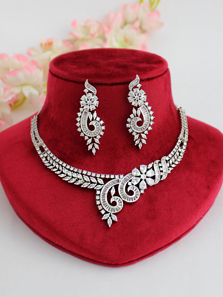 Helen Bib Necklace Set-Silver