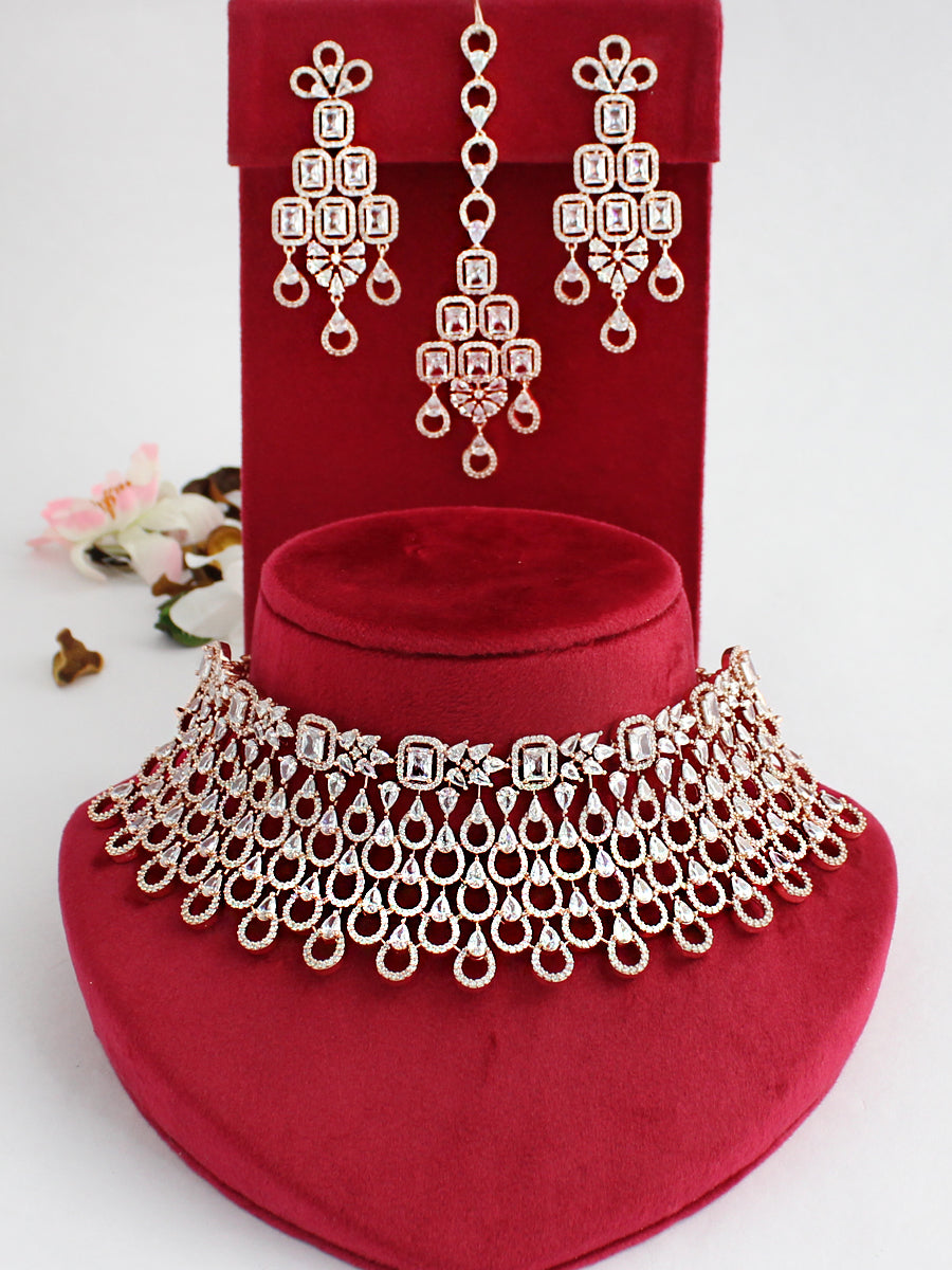 Lisa Bib Necklace Set