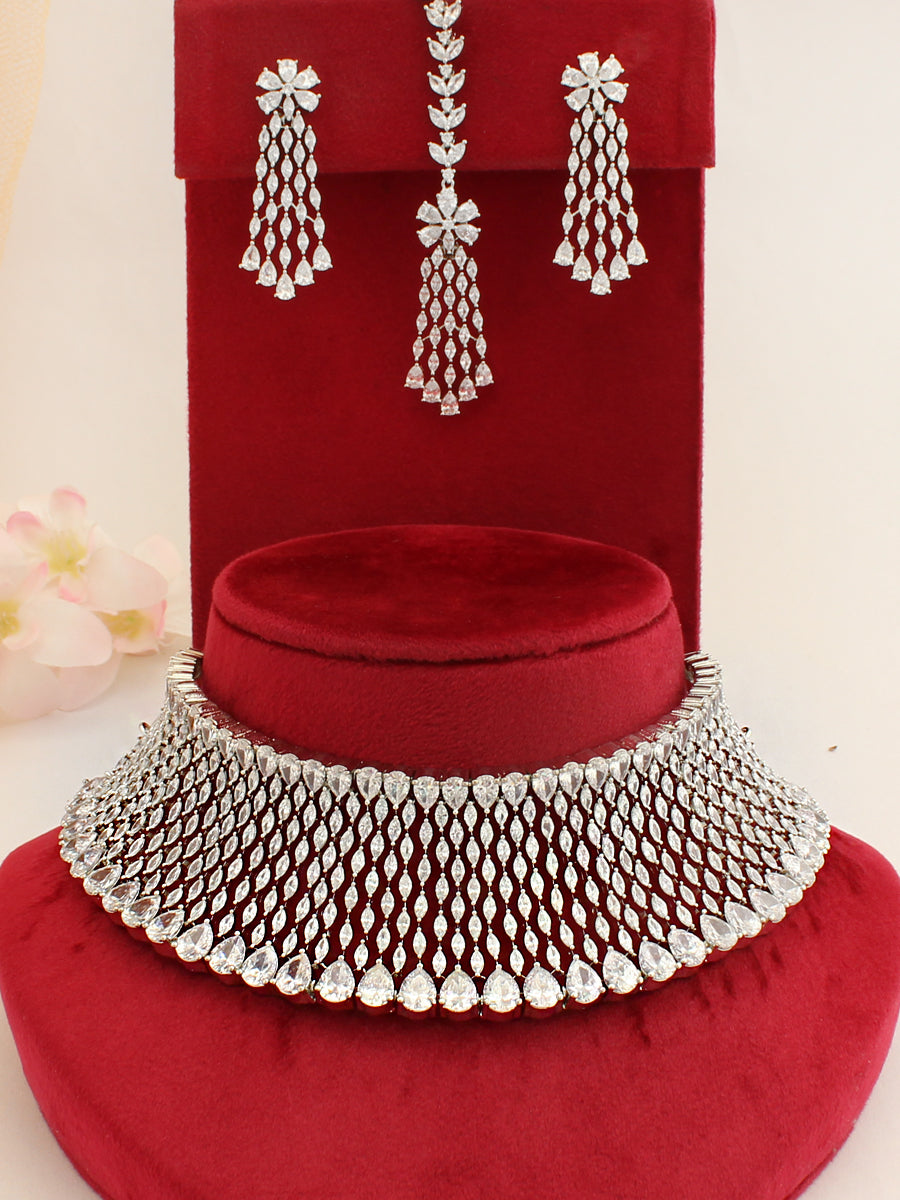 Karizma Bib Necklace Set-Silver