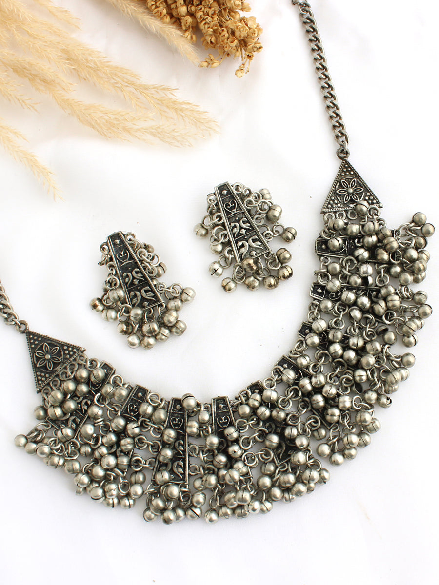 Maithili Bib Necklace Set-Antique Silver