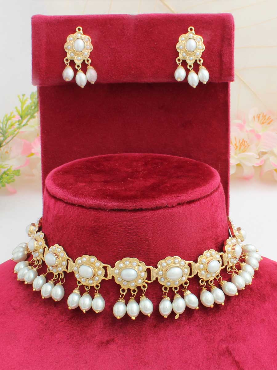 Ayeza Jadau Choker Necklace Set