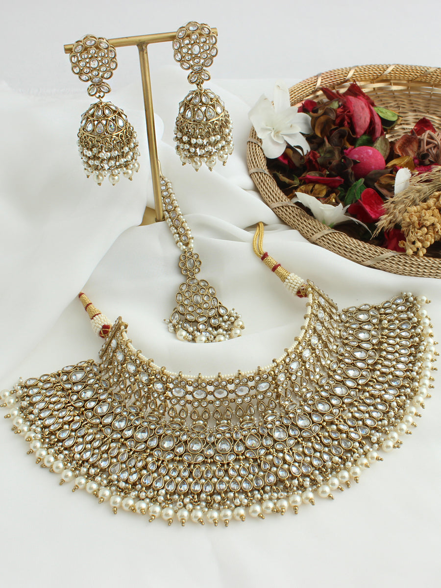 Maanvi Necklace Set-White