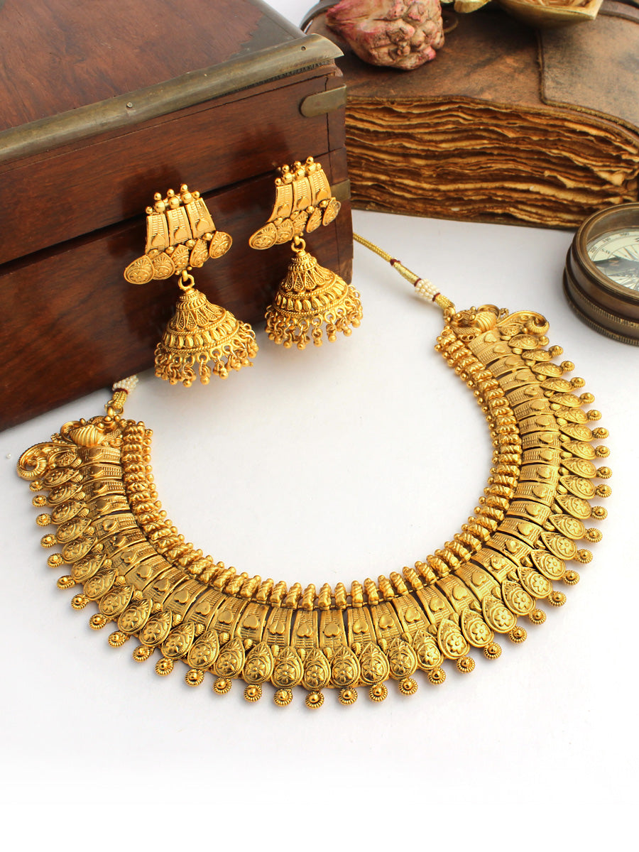 Divisha Bib Necklace Set