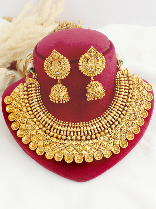 Anandita Necklace Set-Gold