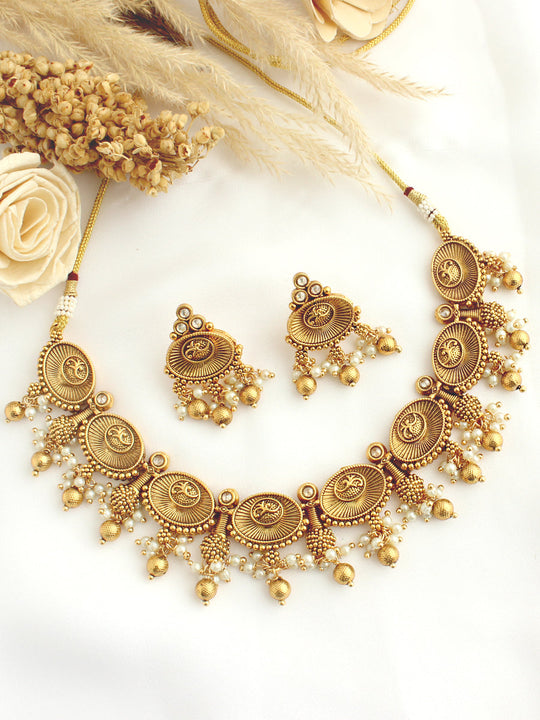 Pranita Necklace Set-Gold