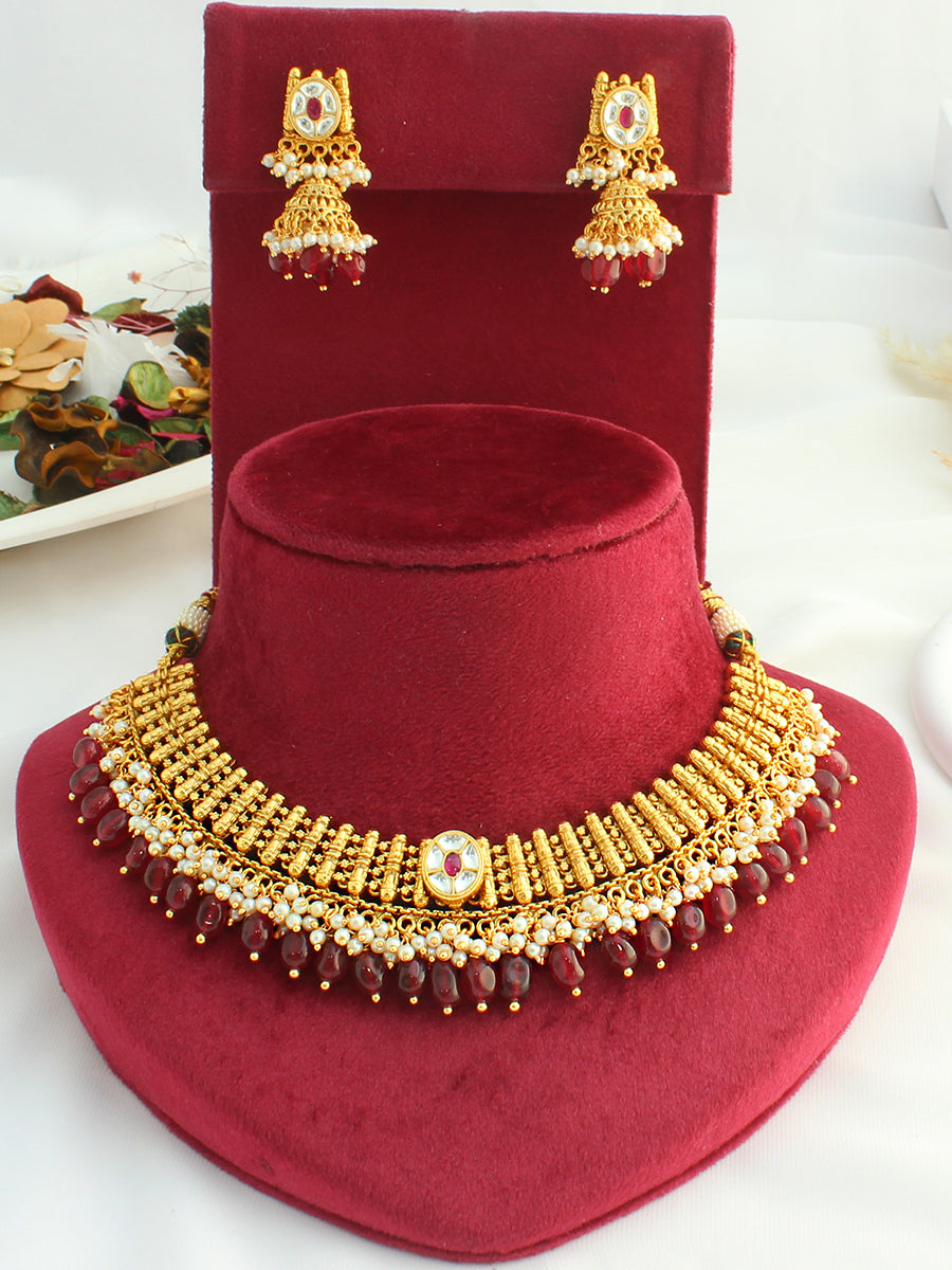 Avnisha Necklace Set