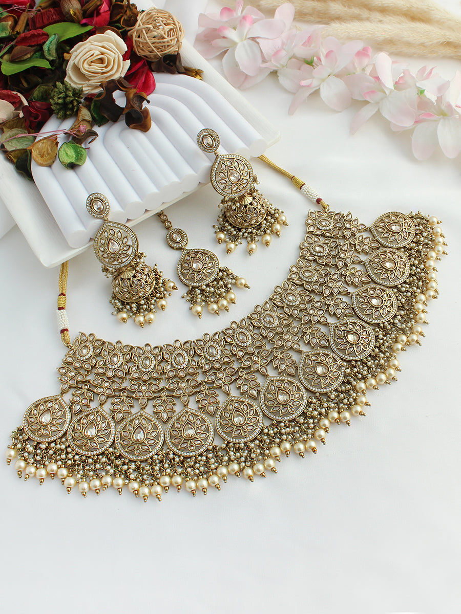 Minisha Necklace Set