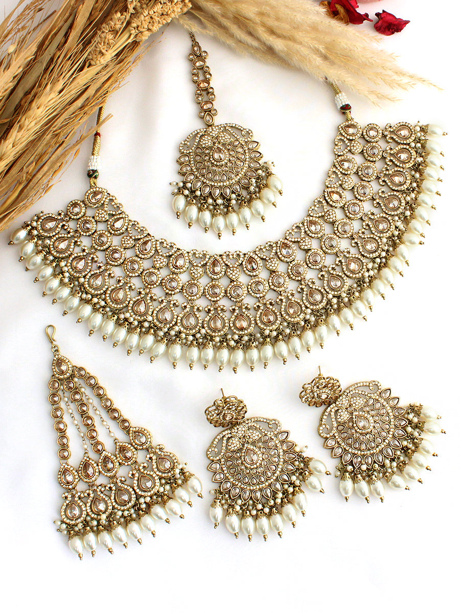 Nivika Bib Necklace Set