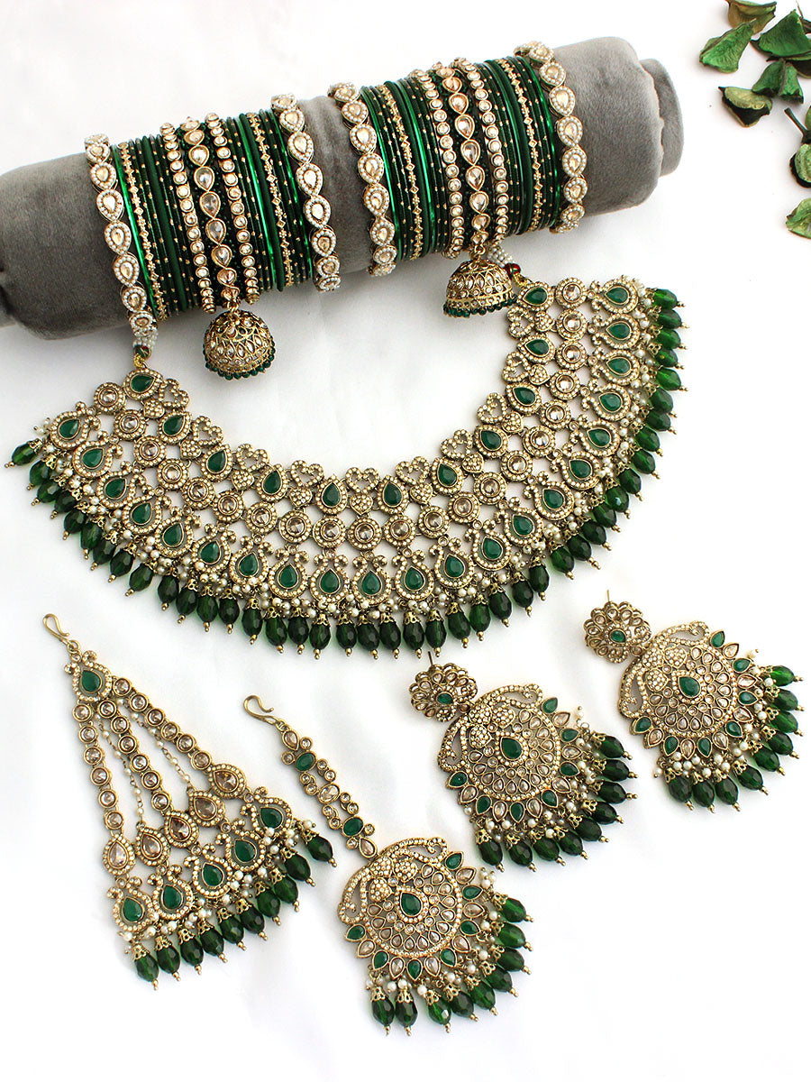 Nivika Bib Necklace Set