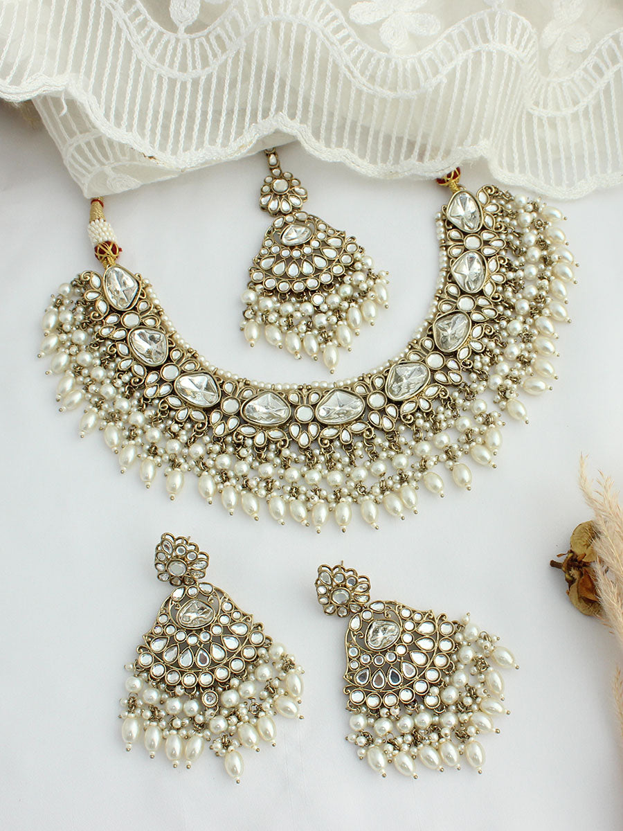 Avishi Bib Necklace Set-White